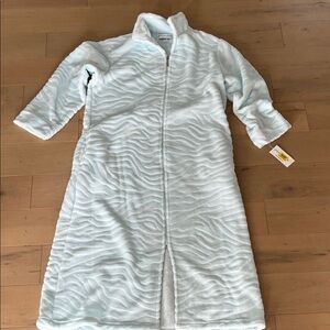 NWT Miss Elaine Soft Blue Zip-Up Robe